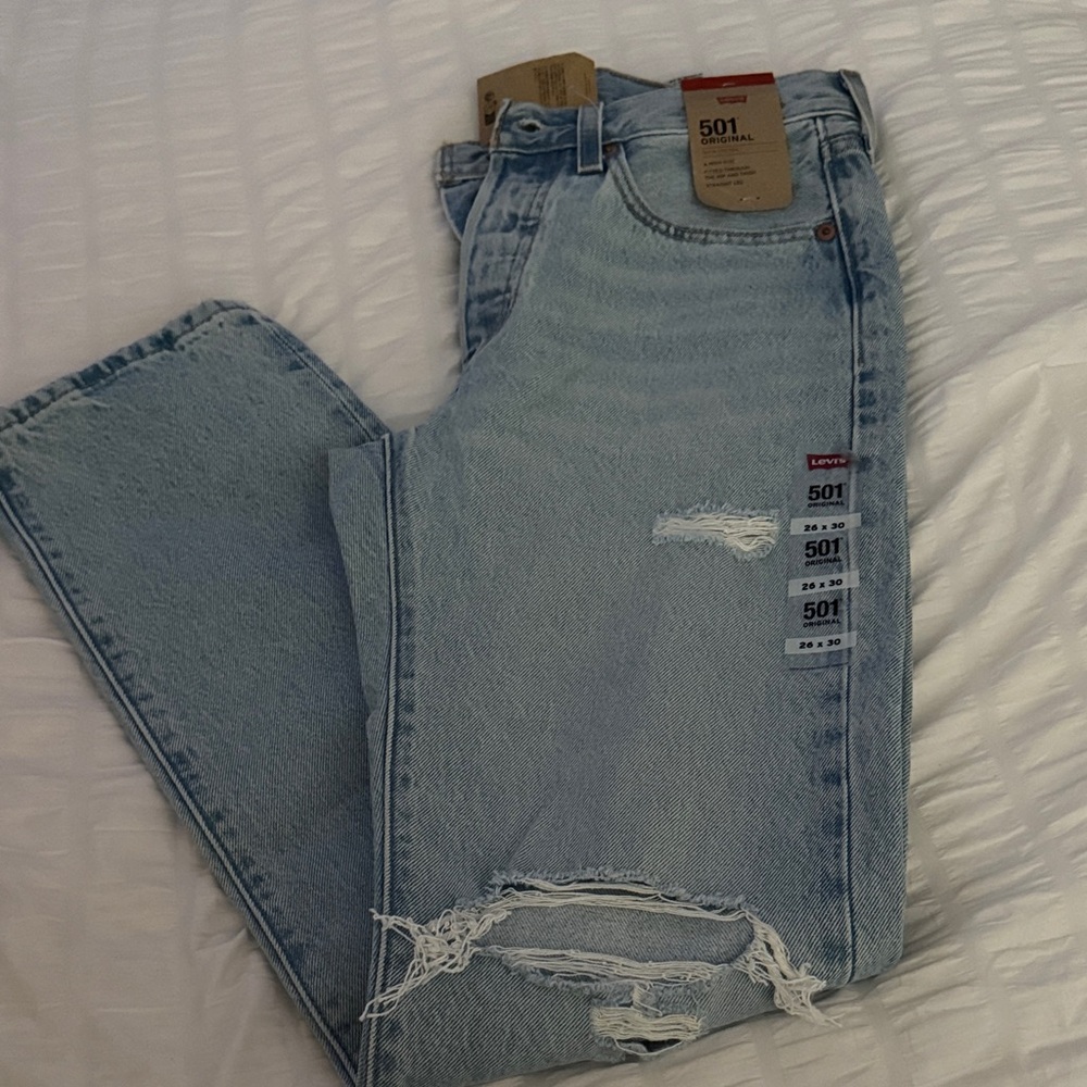 Levi's Light Blue Distressed women’s Jeans